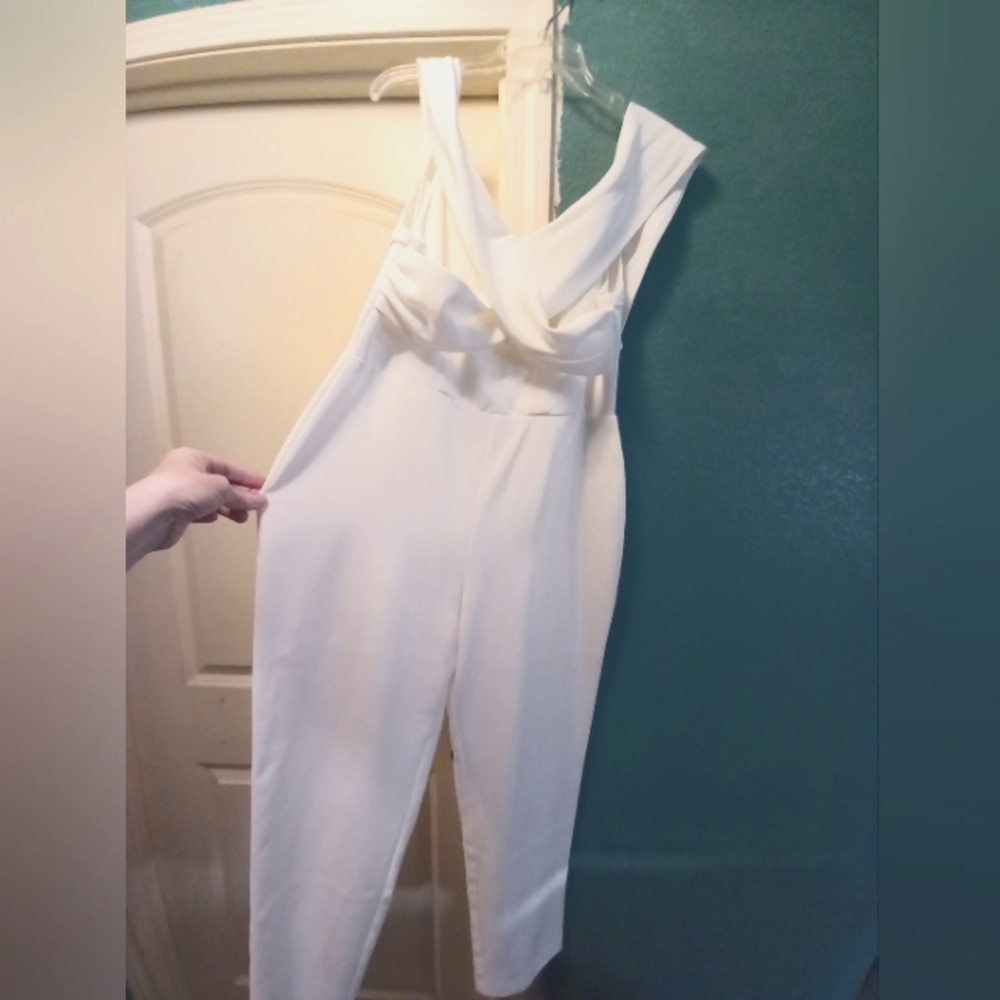 H&M WOMEN'S JUMPSUIT CREAM WHITE SIZE 12 SLEEVELESS TAPERED CREPE ONE PIECE